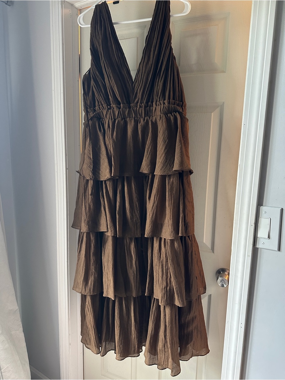 ENDLESS ROSE TIERED SLEEVELESS MAXI DRESS - Picture 3 of 6